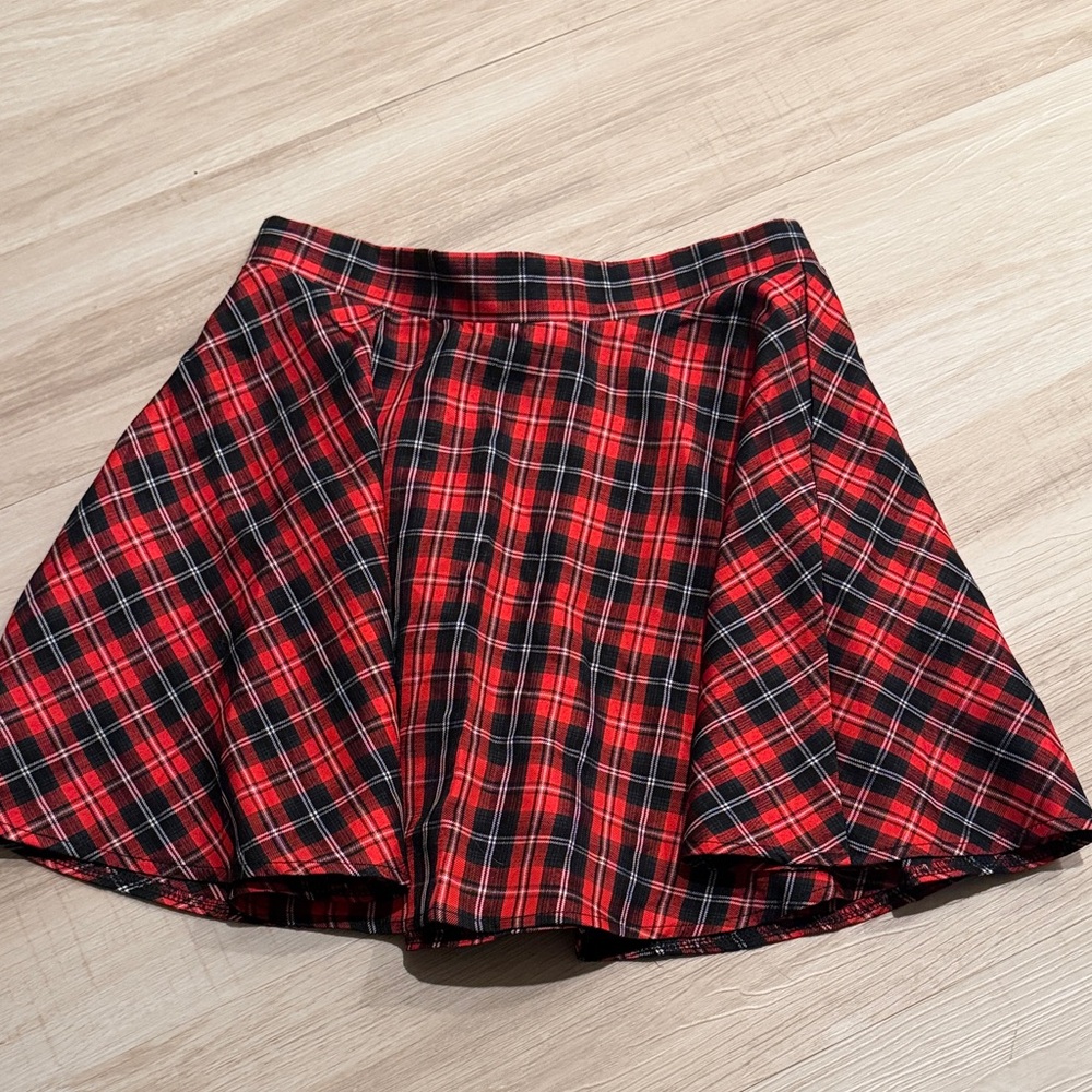 Chic Tartan Red and Black Skater Skirt